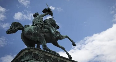 人骑着马的雕像有多讲究？