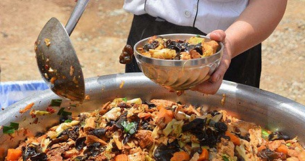 葬礼上为什么要吃「豆腐饭」?