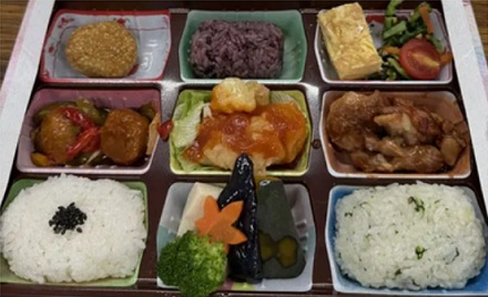 日本人为啥那么爱在外面吃冷饭?