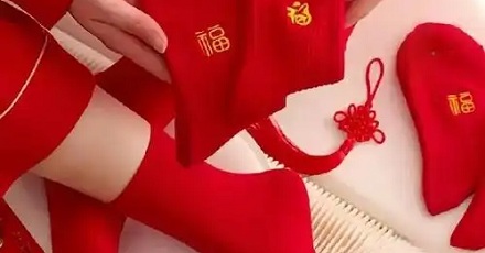 为什么本命年会着红装?