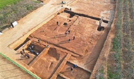 同样是埋人,为啥有的叫坟有的叫墓?