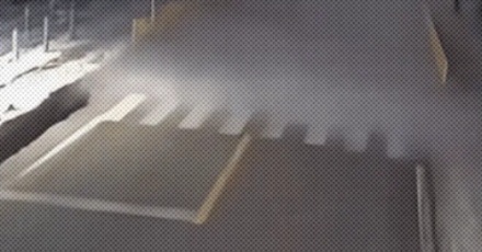为什么开车路上遇到贴地扩散的白雾要赶紧跑？