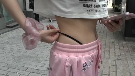 日本女生为何将内裤外露当时尚？
