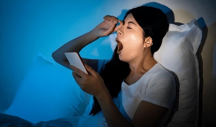 睡前刷手机 1 小时,失眠风险激增 50%?