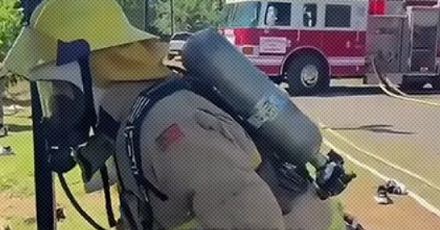 为什么消防员灭火后,要扭动身体?