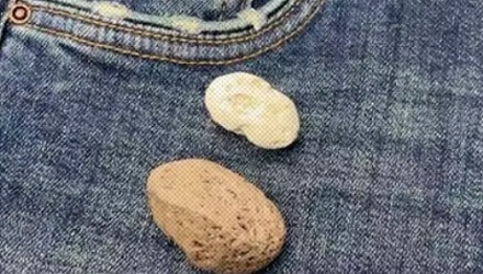 为什么网上买到的牛仔裤里会出现「小石头」？