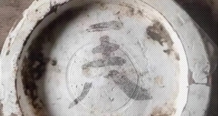为什么古人要在瓷器的底部写「王八」两个字？