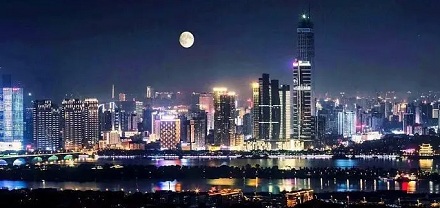 中国哪一个省会城市有「星城」之称？