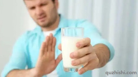 为什么有的人喝牛奶会拉肚子？